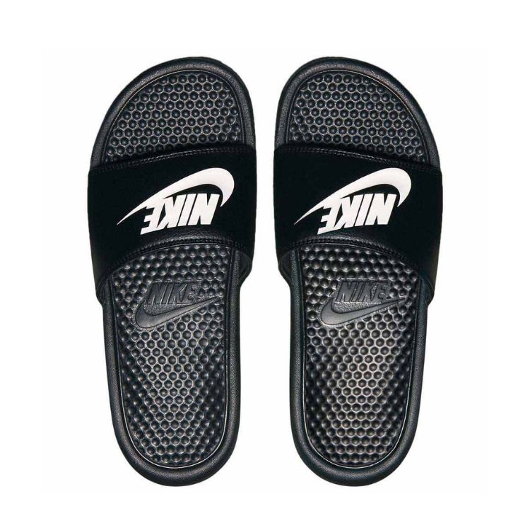 Nike benassi blancas y negras hotsell